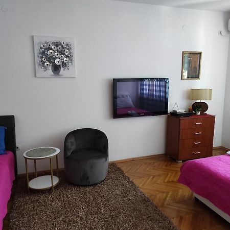 Stan U Centru Appartement Podgorica Buitenkant foto