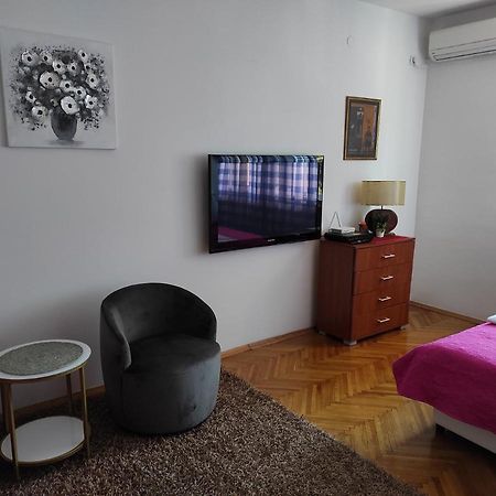 Stan U Centru Appartement Podgorica Buitenkant foto