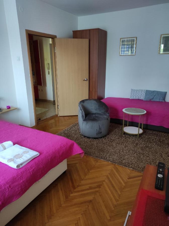 Stan U Centru Appartement Podgorica Buitenkant foto