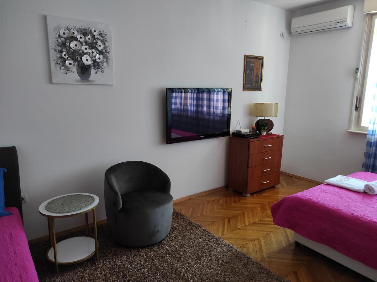 Stan U Centru Appartement Podgorica Buitenkant foto